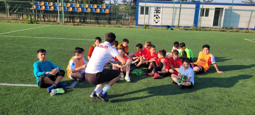 Performanță cu răbdare: Alin Florea și parcursul grupei 2013–2015 la ACS Unirea Dobroești